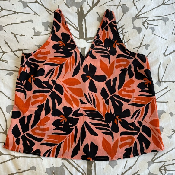 Old navy satin tank - Picture 3 of 6